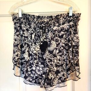 By Anthropologie Floral Tropical Print Shorts Size Large Navy Resort Vacatiom